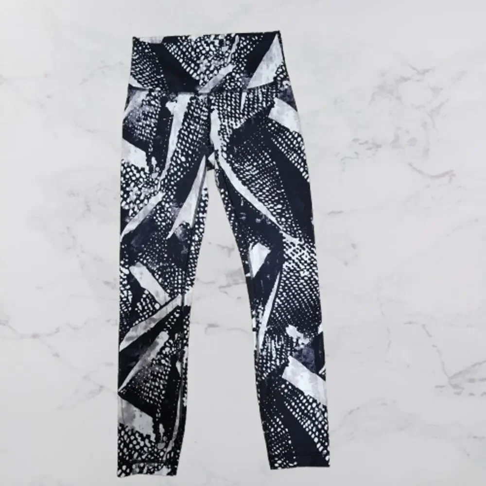 Lululemon Wunder Under Pant III *Full-On Luon Static Mist White Black Size 6
